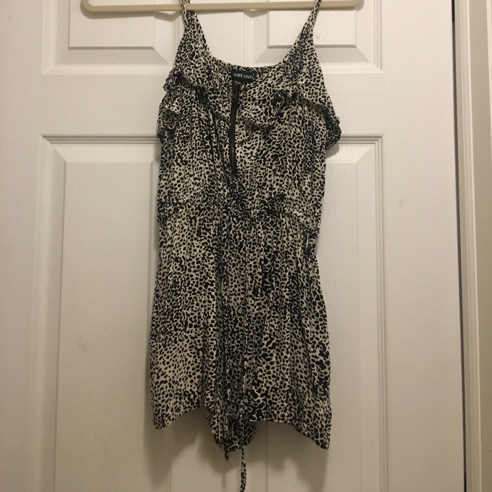 Wet seal romper
